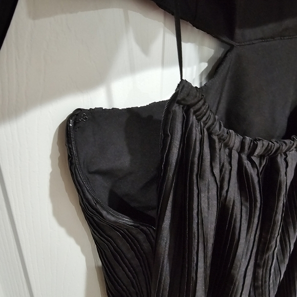 Leyden Pleated Cutout Long-Sleeve Minidress - Picture 6 of 10